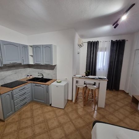 Studio Vlora Bagian luar foto
