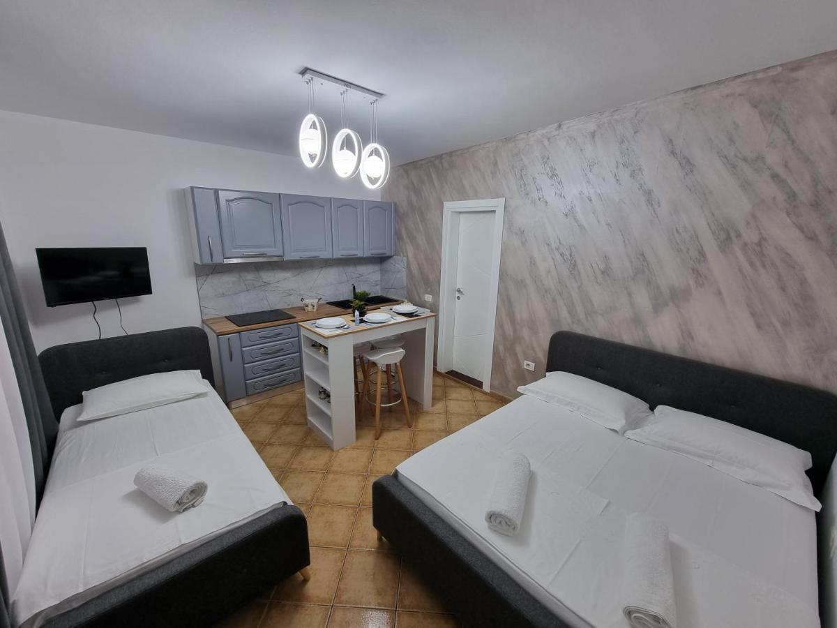 Studio Vlora Bagian luar foto