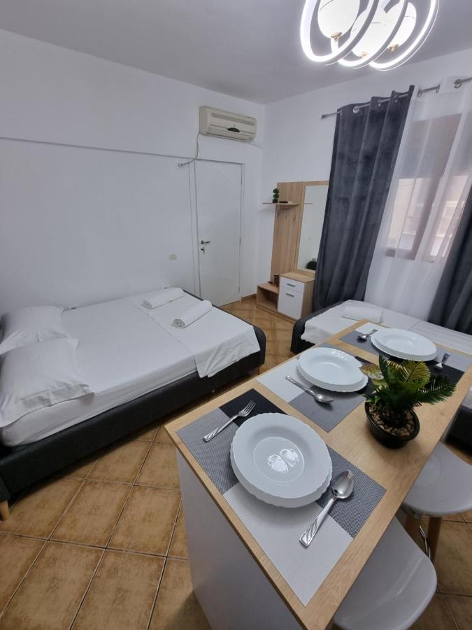 Studio Vlora Bagian luar foto