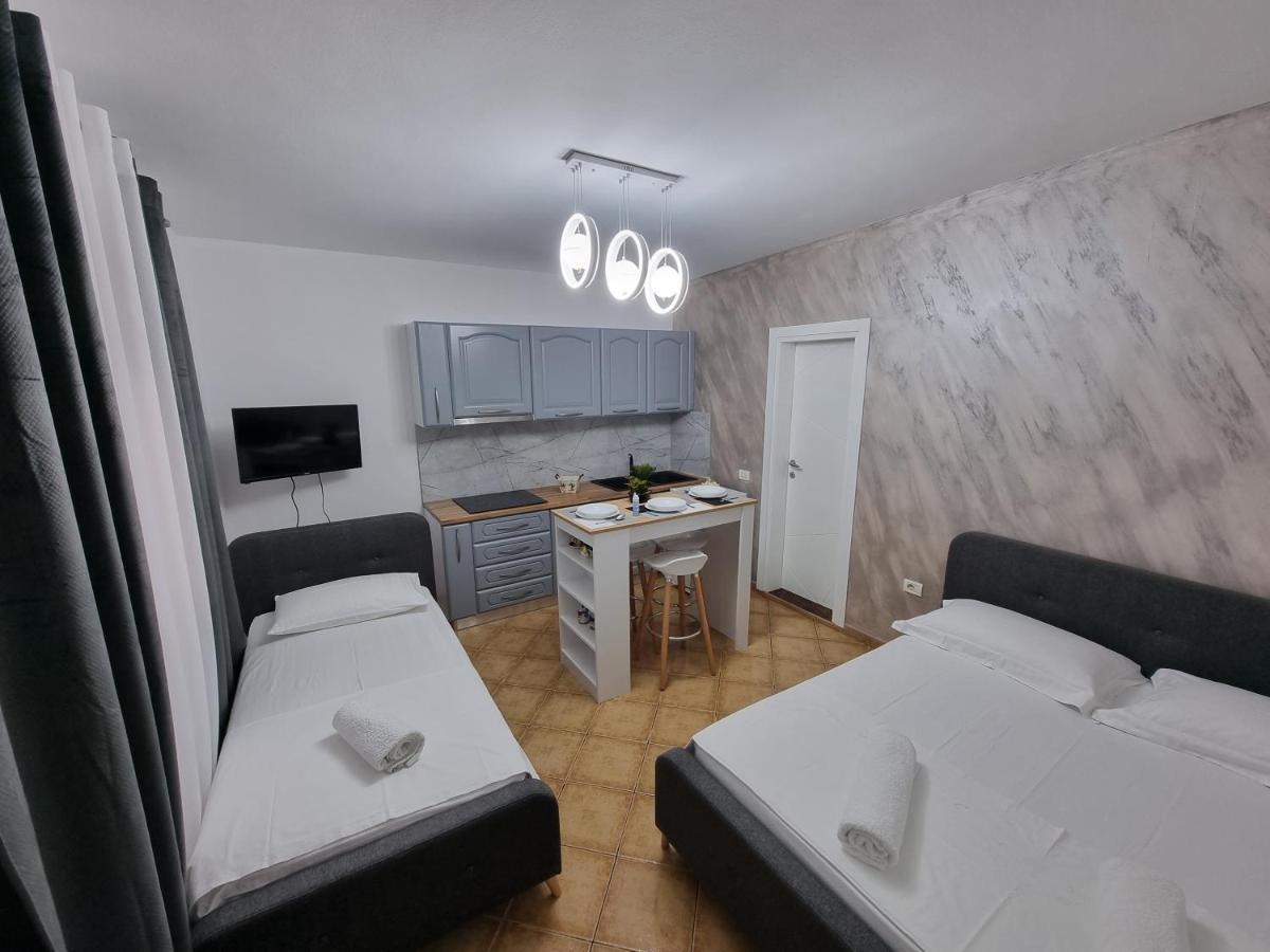 Studio Vlora Bagian luar foto