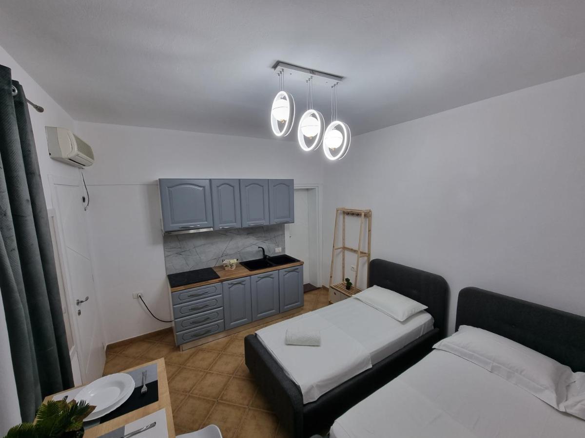 Studio Vlora Bagian luar foto
