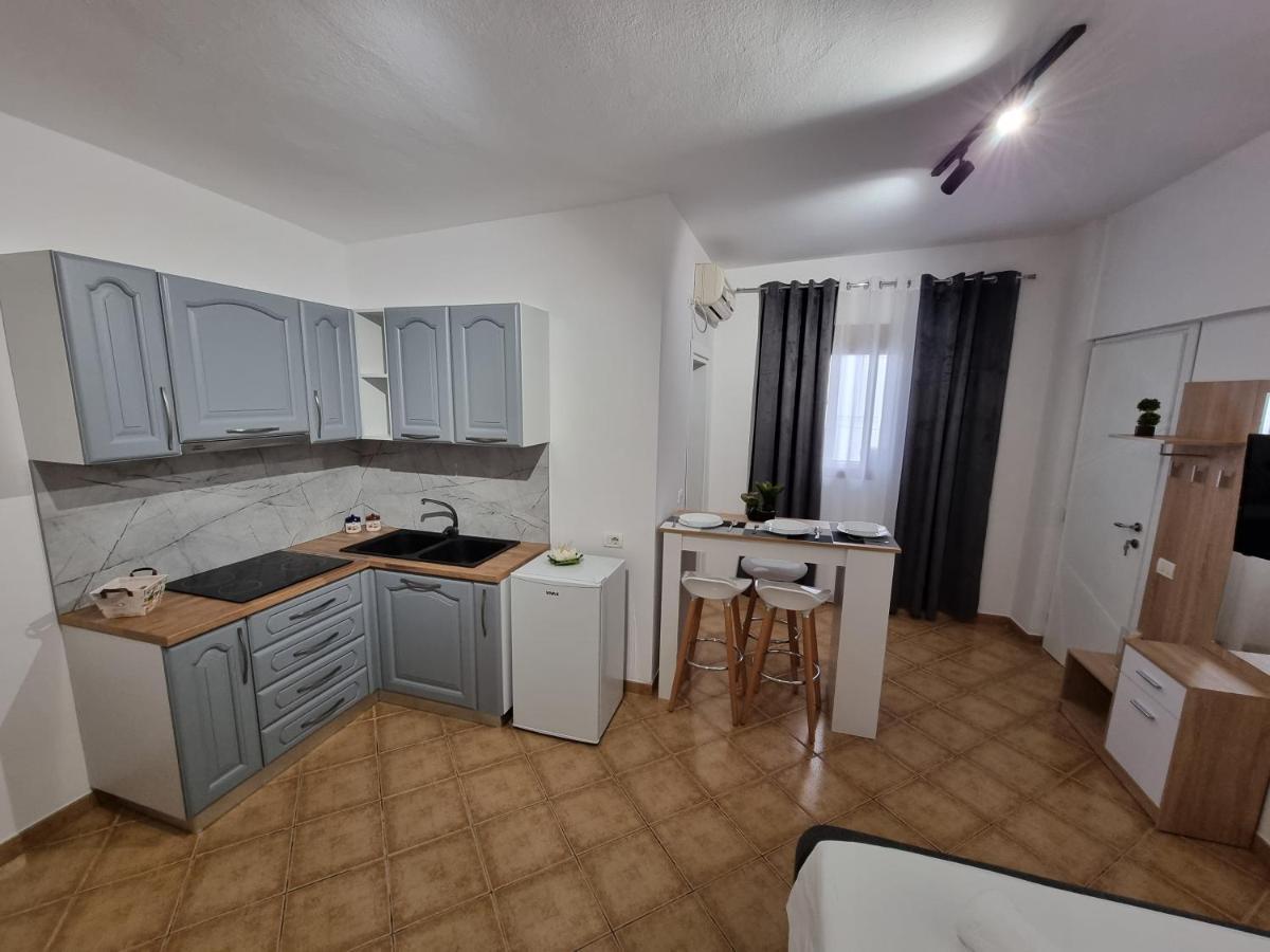 Studio Vlora Bagian luar foto