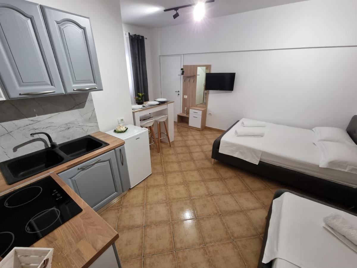 Studio Vlora Bagian luar foto