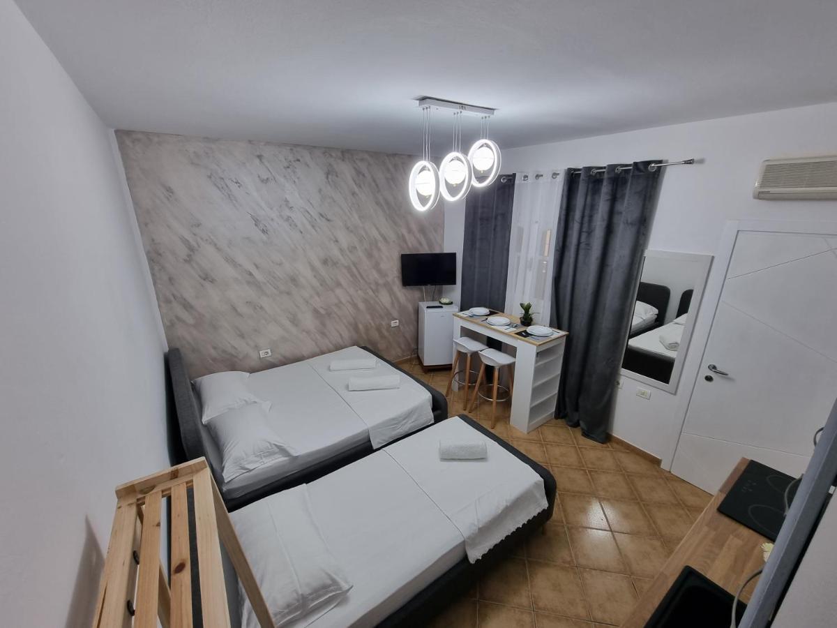 Studio Vlora Bagian luar foto