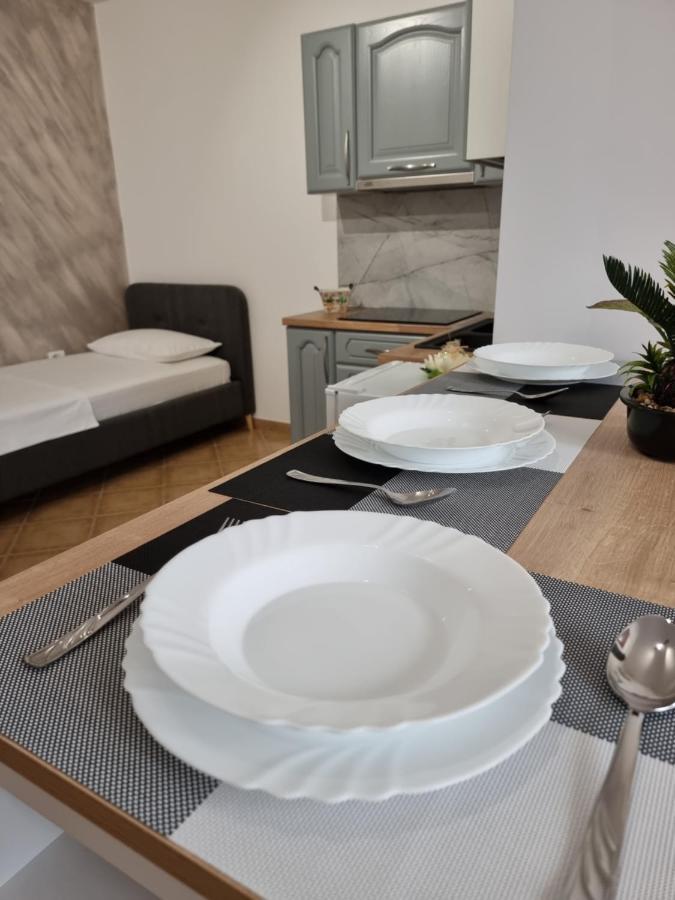 Studio Vlora Bagian luar foto